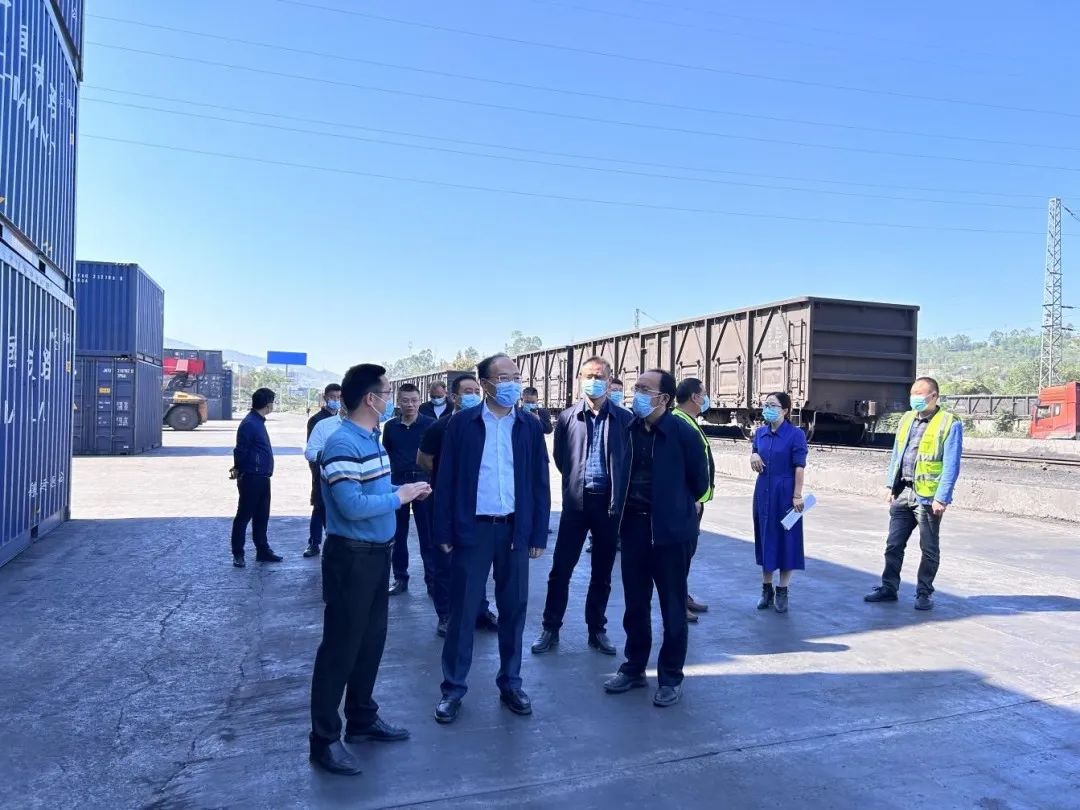 南川區(qū)區(qū)長(zhǎng)施崇剛赴南涪公司調(diào)研.jpg